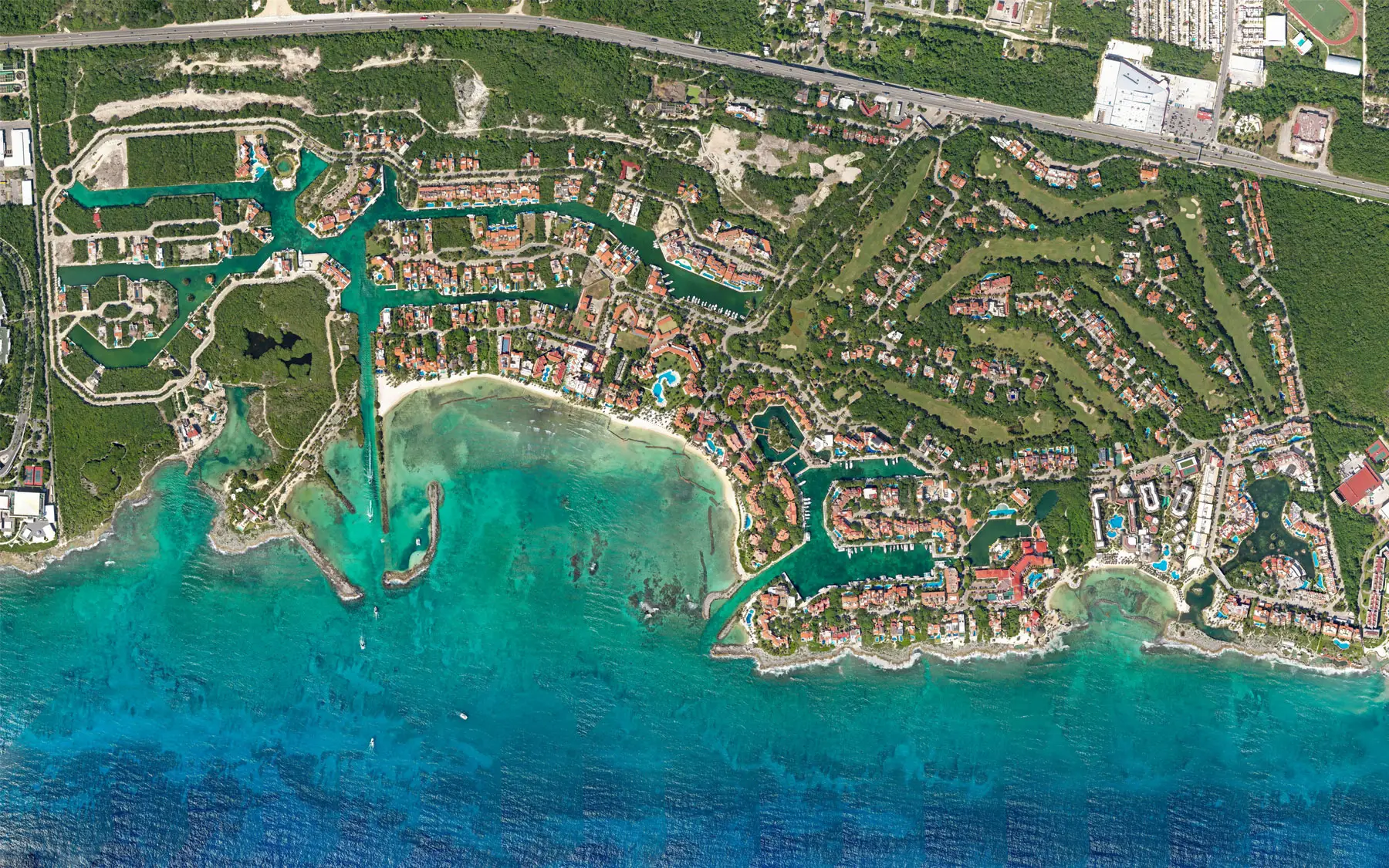 Puerto Aventuras Real estate