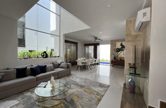 Senderos de Maya Coba 5Bedrooms House 2 story Playa del Carmen for Sale livingroom 3
