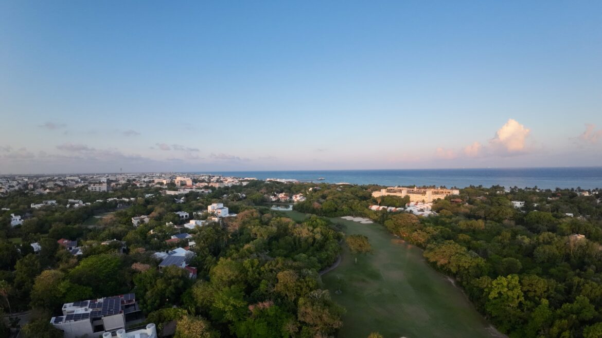 golf course playacar