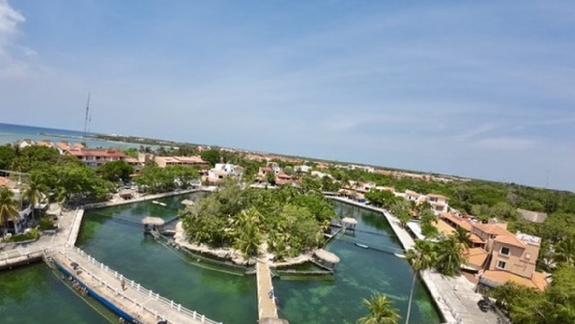 “commercial real estate puerto aventuras marina shops”