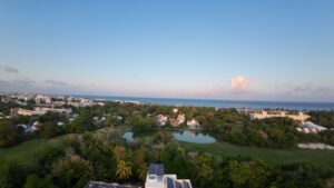 Puerto Aventuras vs Playa del Carmen Living – Family or ROI?