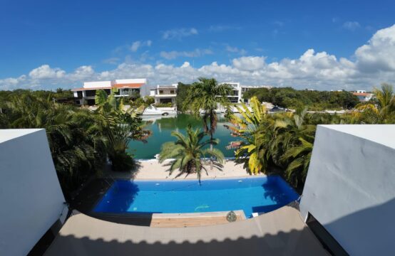 Luxury Canal Front House for Sale in Puerto Aventuras Phase 4 – 5BR with Private Dock